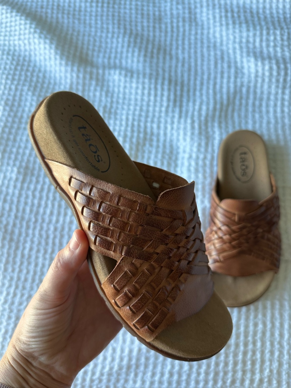 Taos Guru Honey Leather Woven Slide Sandals Women’s Size 7 Comfort Shoes - Picture 3 of 6
